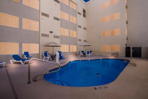 Comfort Inn & Suites Albuquerque Downtown - 수영장