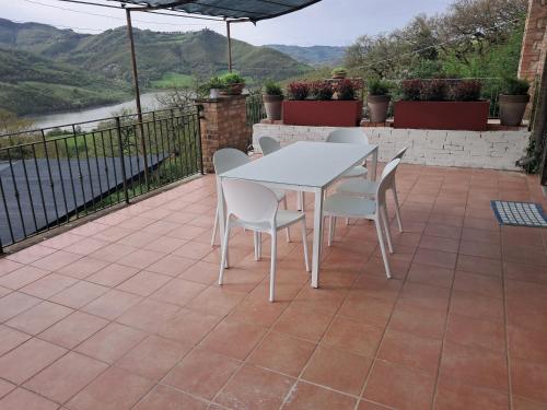 شرفة/ تراس, Giomici Castle in فالفابريكا