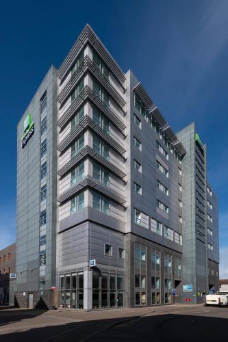 . Holiday Inn Express Swindon City Centre by IHG