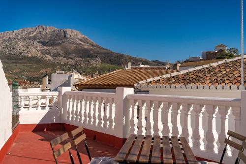 Rural retreat in El Burgo, Spain in El Burgo
