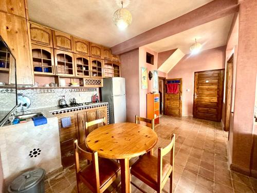 Little Paradise House in Riad Essalam