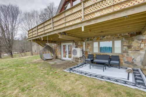 Walk to Trails Artsy Mtn-View Getaway in Vernon! in 伯纳德斯頓 (MA)