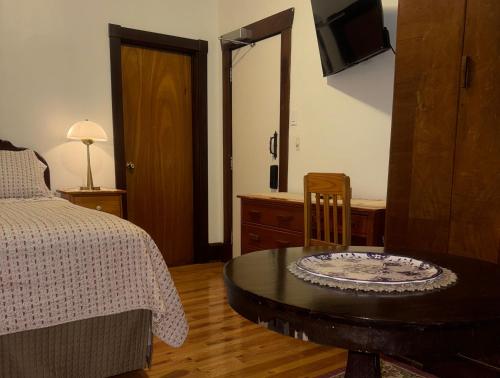 Queen Suite