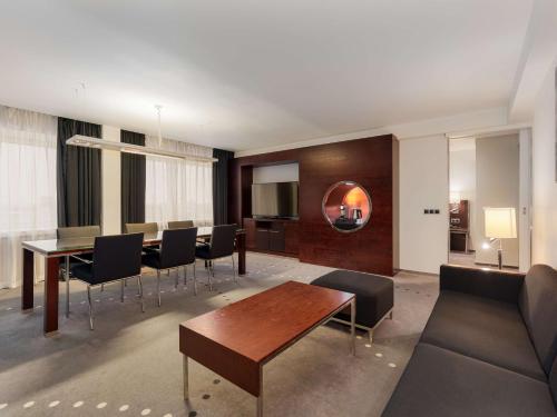 Radisson Blu Hotel Olümpia - image 42