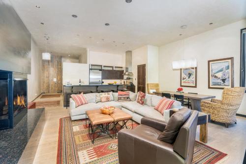 Bear Creek West by Exceptional Stays