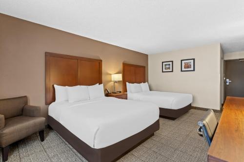 2 queen beds