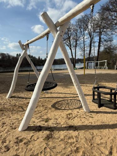 Spēļu laukums, Domek 4-6 osobowy z dostępem do plaży (Domek 4-6 osobowy z dostepem do plazy) in Lagow