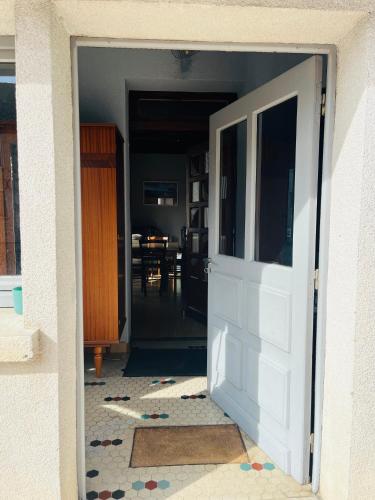 Pintu masuk, Chez Routcho in Laguiole