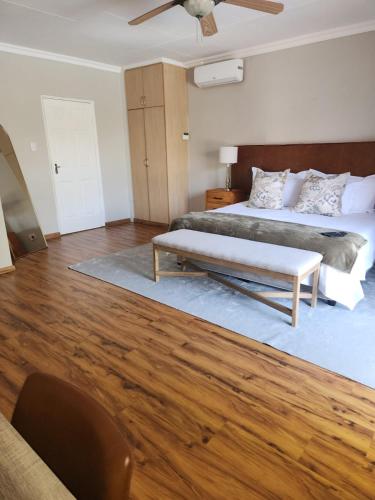 The Hills at 1 Meeu The Hills at 1 Meeu