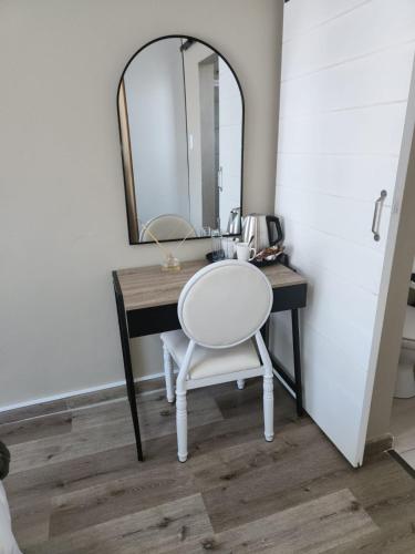 The Hills at 1 Meeu The Hills at 1 Meeu