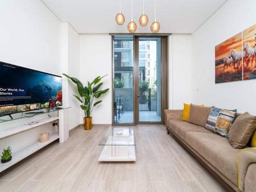 Modern 1-Bed Escape with Large Terrace, Creek Beach Dubai, Dubái
