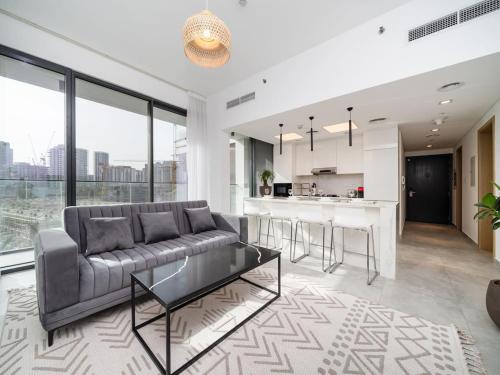 Stylish JVC 1 Bed with Wraparound Balcony, Dubai