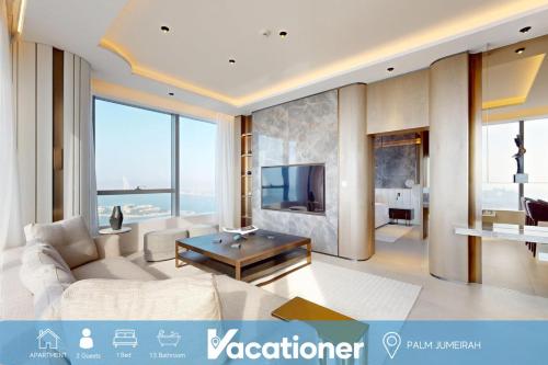Vacationer Holiday Homes I Luxurious 1 Bed l Panoramic Palm Views l Iconic Location, Dubai
