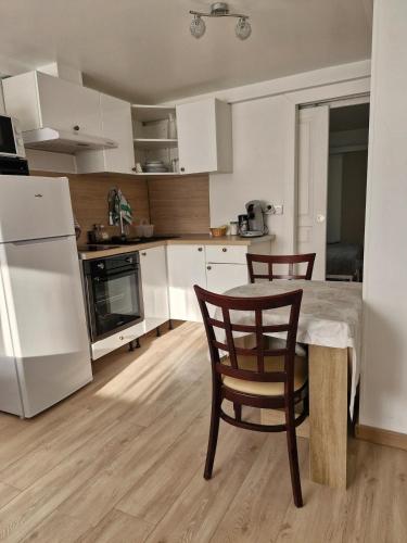 廚房, Petite Maison proche de Paris, Parc Astérix (Petite Maison proche de Paris, Parc Asterix) in 聖薇姿