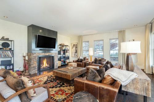 Cassidys Hideout by Exceptional Stays image