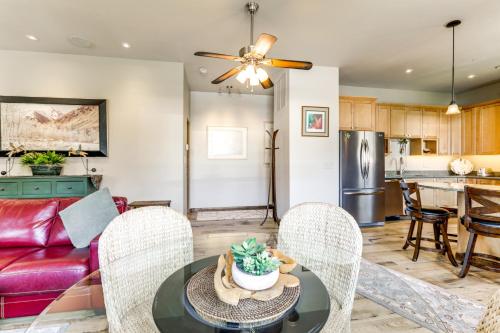 Walkable Apt in Carbondale Luxury Artists Loft Walkable Apt in Carbondale Luxury Artists Loft