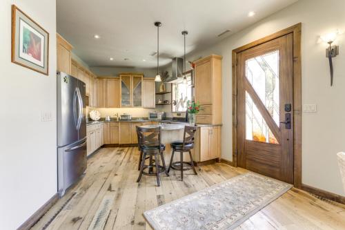 Walkable Apt in Carbondale Luxury Artists Loft Walkable Apt in Carbondale Luxury Artists Loft