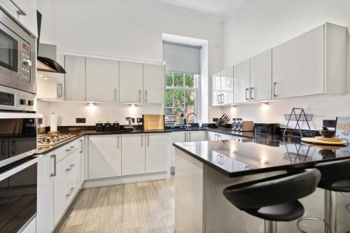 Timeless 5 bed Duplex Flat, Glasgow (photo 5)