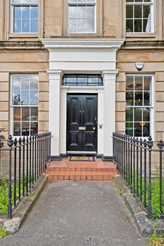 Timeless 5 bed Duplex Flat, Glasgow (photo 6)