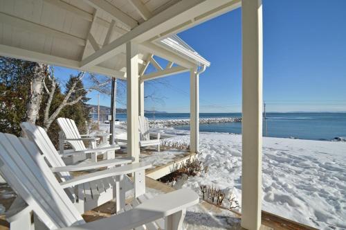 Villa et spa - Le coeur de la plage - Charlevoix ! in Saint-Irenee (QC)