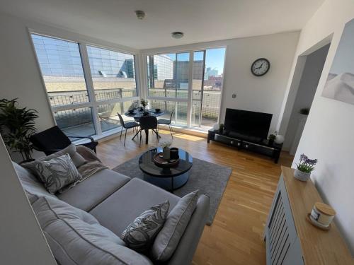 Elegant 2BR City Centre Balcony by Victoria, Manchester (fotografie 4)