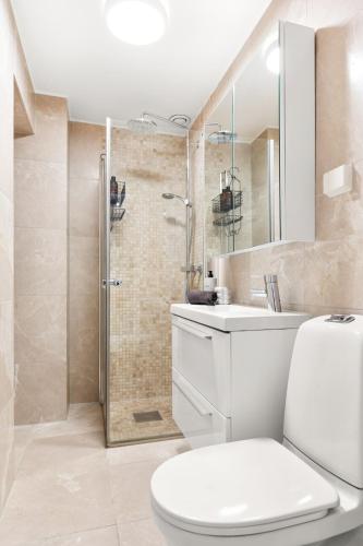 Luxury 4-Bedroom Apartment in Oslo's Heart - Walk to Major Attractions, Oslo (zdjęcie 9)