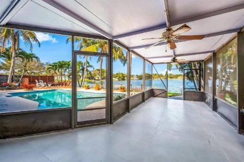Miami-4-NW-Unique house with lake view and pool Miami-4-NW-Unique house with lake view and pool
