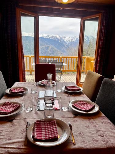 Chalet spa bath fireplace ski-in out in Savignac-les-Ormeaux