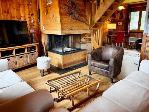 Chalet spa bath fireplace ski-in out in Savignac-les-Ormeaux