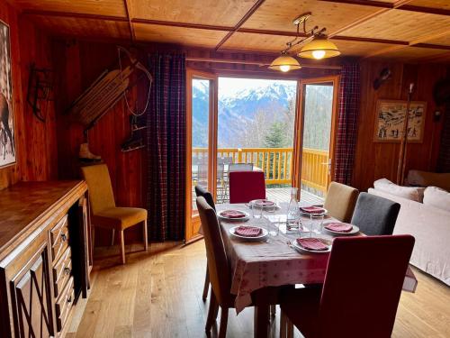 Chalet spa bath fireplace ski-in out in Savignac-les-Ormeaux