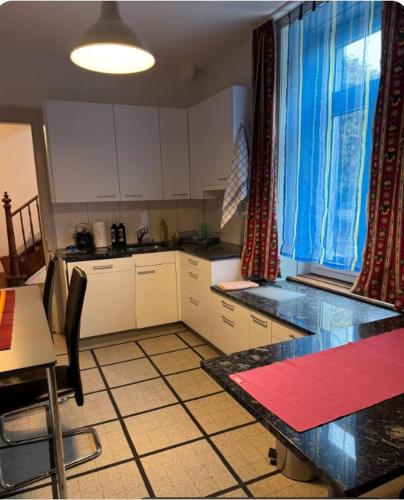 Konyha, Gemütliches Zimmer im 1OGB Nur 2 Min vom Hbf Solothurn entfern (Gemutliches Zimmer im 1OGB Nur 2 Min vom Hbf Solothurn entfern) in Solothurn