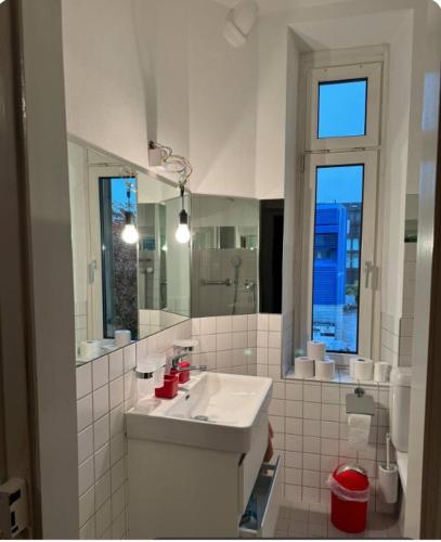 Fürdőszoba, Gemütliches Zimmer im 1OGB Nur 2 Min vom Hbf Solothurn entfern (Gemutliches Zimmer im 1OGB Nur 2 Min vom Hbf Solothurn entfern) in Solothurn