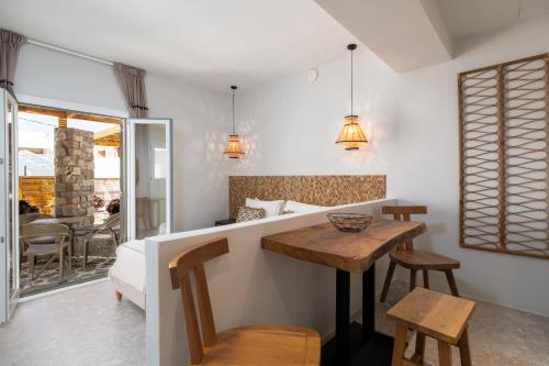 Sea & Sun Paros 3