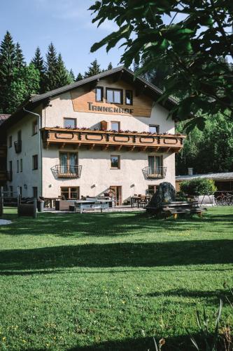Hotelli välisilme, Der Tannenhof - das Radfahrerhotel in Lechaschau