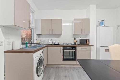 The Major Oak House II Spacious for Family and Teams in 達勒斯