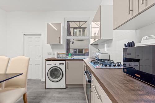 The Major Oak House II Spacious for Family and Teams in 達勒斯