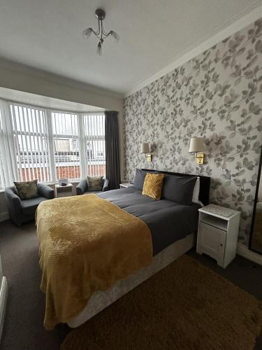 King Room image 4