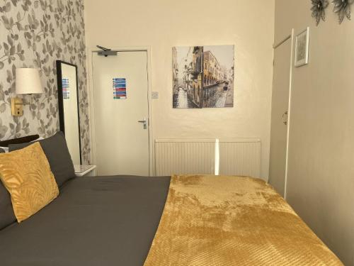 King Room image 2