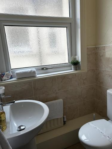 Standard Double Room image 5