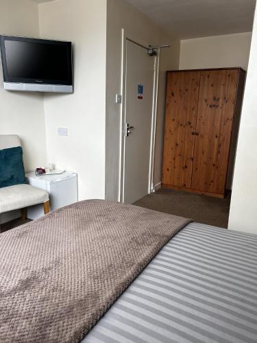 Standard Double Room image 2