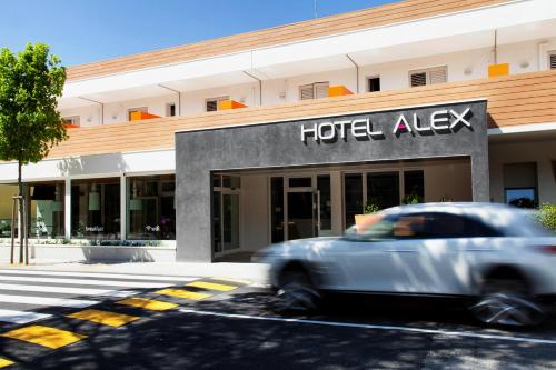 Hotel Alex - 출입구