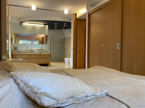 Kakumäe Raba Villa - puhkemaja basseiniga Tallinnas Kakumäe Raba Villa - puhkemaja basseiniga Tallinnas