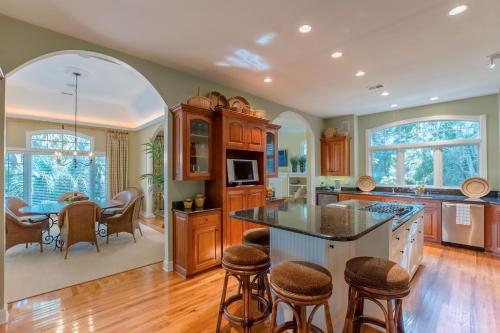 258 Governors Drive by Akers Ellis Rentals in เคียวาห์ไอส์แลนด์ (SC)