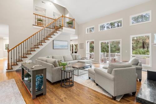 256 Governors Drive by Akers Ellis Rentals