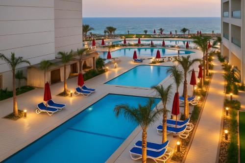 Beachfront Chalet in Porto Said with Pool Garde, `Ezbet Shalabi el-Rûdi