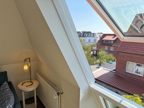 Large Double Room image 10