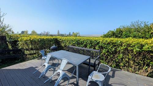 Erkély/terasz, Charmant cottage normand avec vue panoramique sur la côte de Regnéville (Charmant cottage normand avec vue panoramique sur la cote de Regneville) in Regneville-Sur-Mer