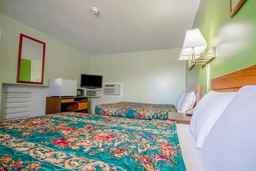 Travelier Motel - Macon - image 10