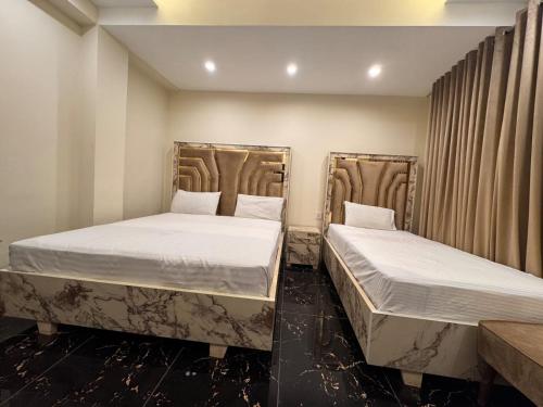 Blue Sky Hotel - image 11