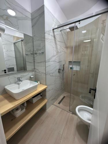One-Bedroom Apartment image 5